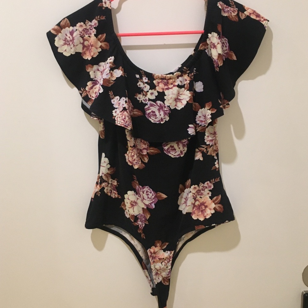 Floral Ruffle Bodysuit - Picture 2 of 4